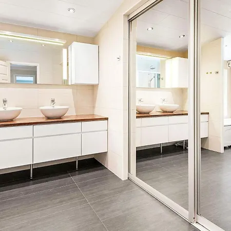 Holiday Home Fitjar