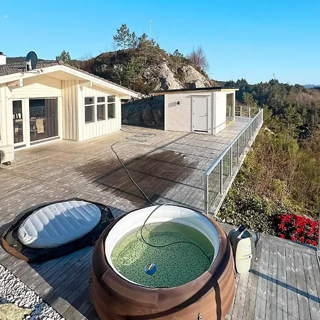 Holiday home Holiday Home Fitjar
