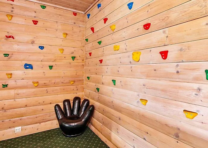 12 Person In * Fitjar