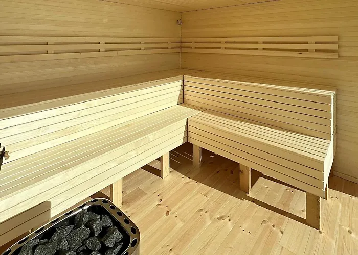 12 Person In Ferienhaus Fitjar