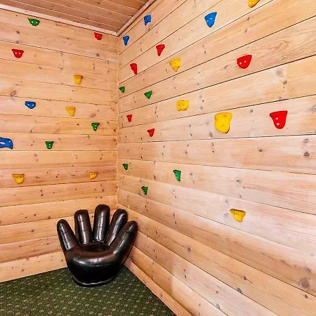 12 Person In * Fitjar